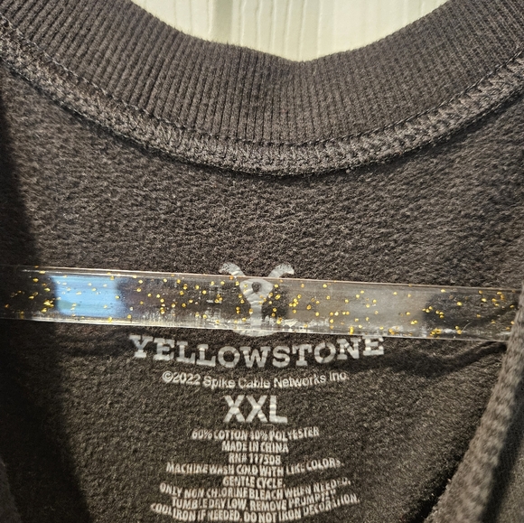 Yellowstone sweatshirt womans plus XXL Black crew neck cropped sweater western - Picture 4 of 5